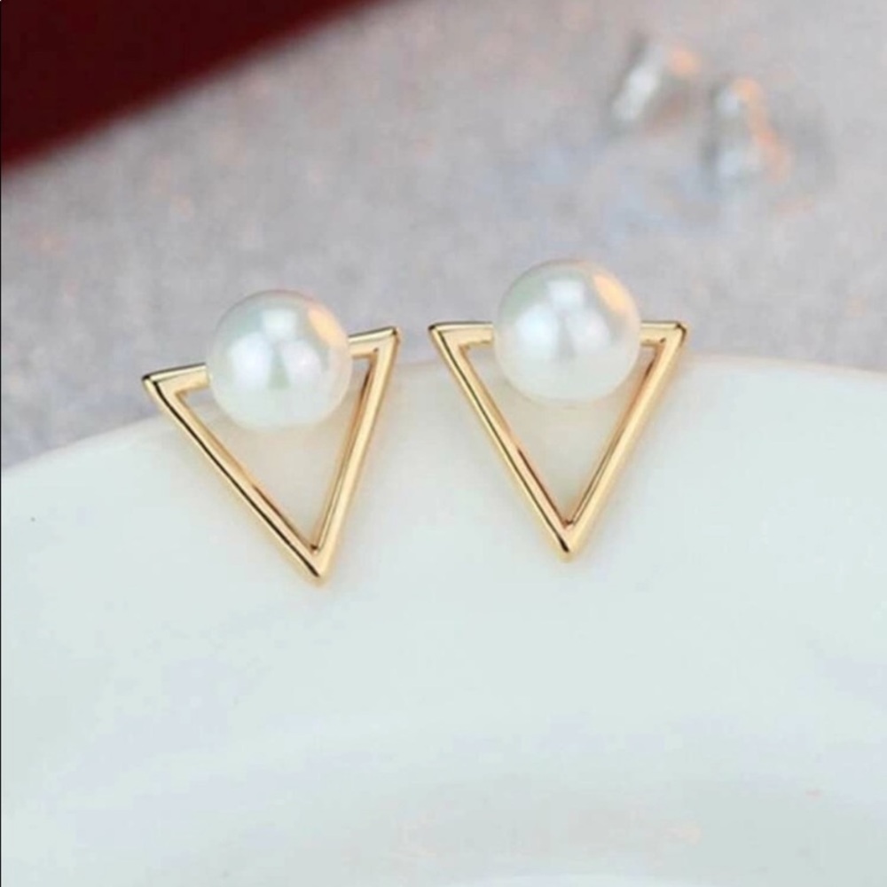 Triangle faux Pearl Earrings